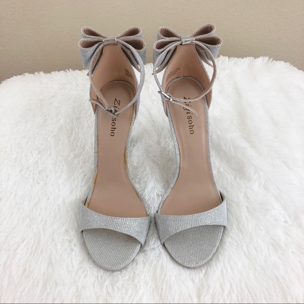 Zigi Soho Remi Silver Metallic Bow Heels - Picture 2 of 4